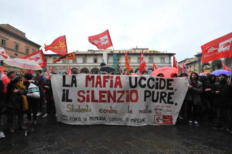 La mafia uccide, il silenzio pure